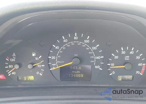 2002 Mercedes-Benz Clk 320 z USA, uszkodzony, nr VIN WDBLK65G92T114434